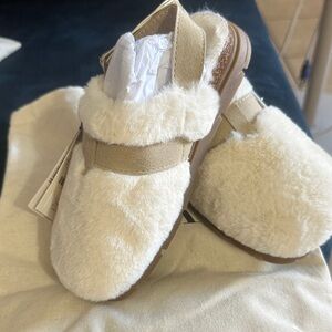 Zara Kids Slippers in Cream and Tan